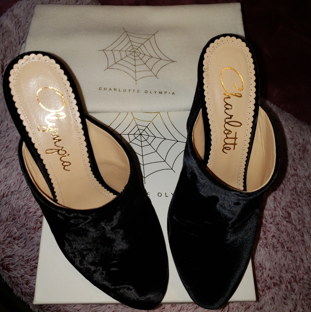 Charlotte Olympia Blk Velvet Wedges39